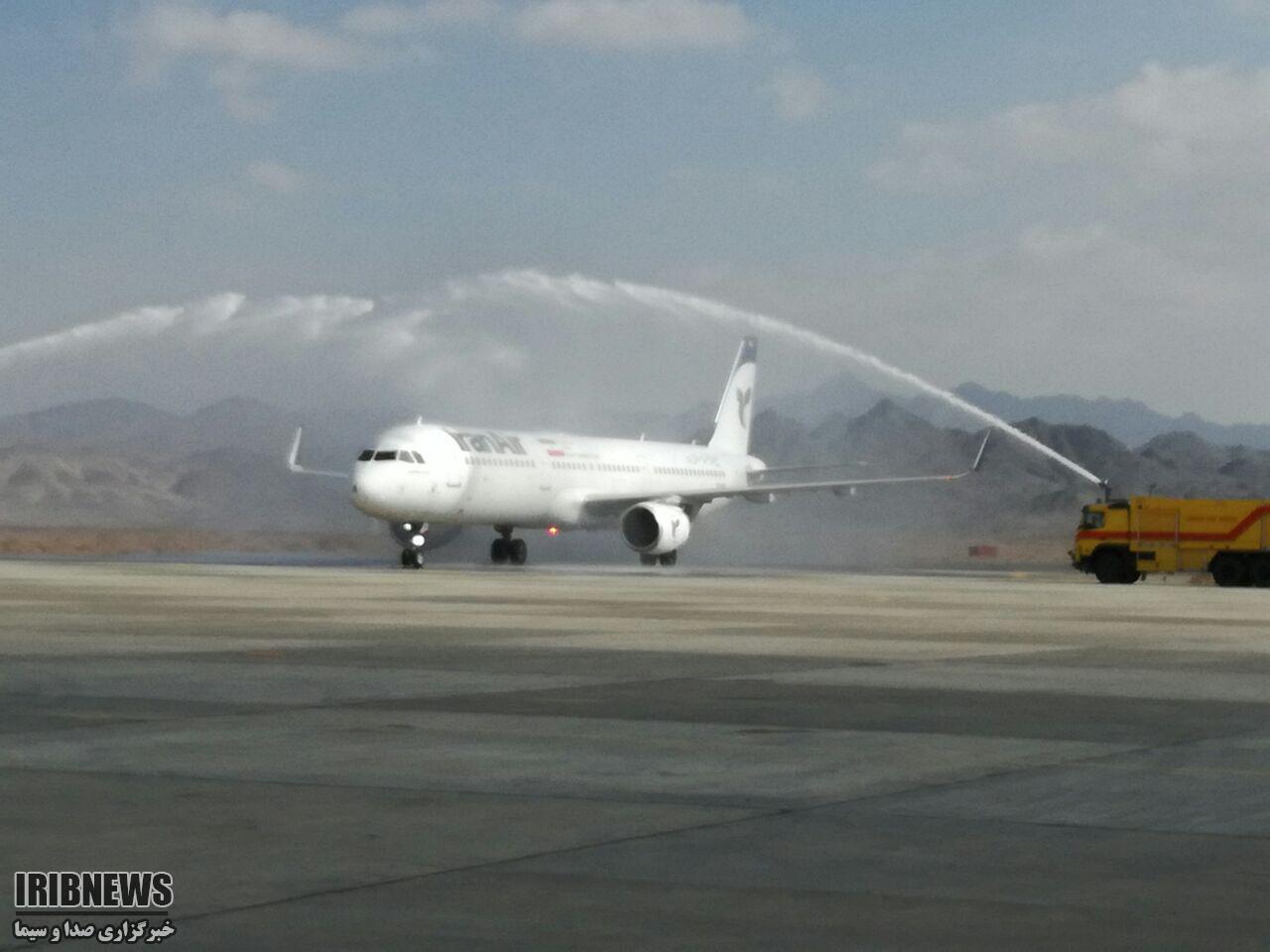 هواپیمای جدید ایرباس وارد فرودگاه بین المللی زاهدان شد