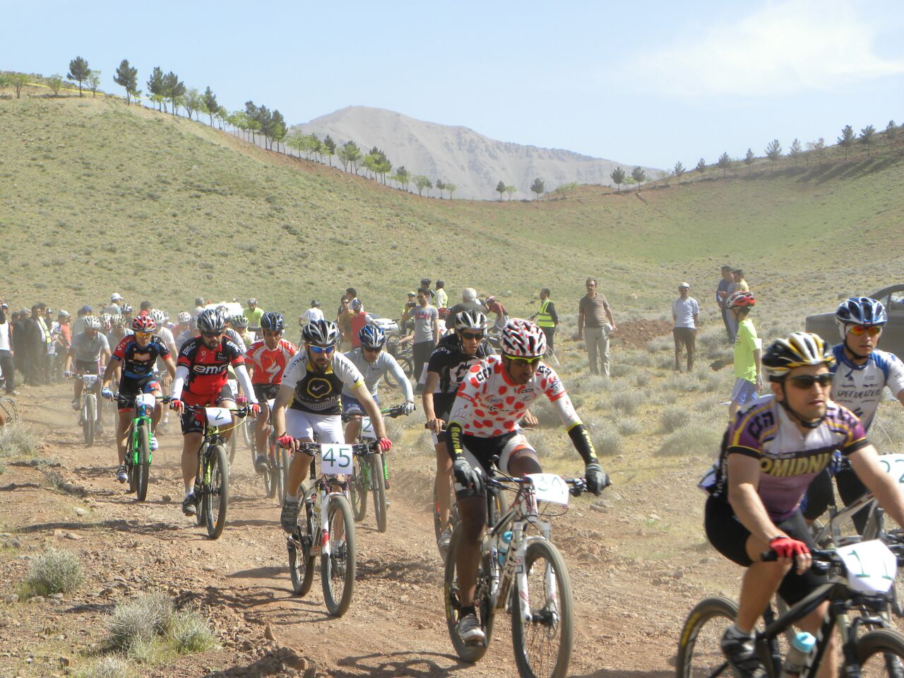 پایان مسابقات دوچرخه سواری جایزه بزرگ در شهر خرو