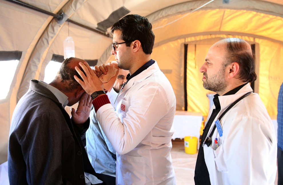 درمان یک هزار و ۶۰۰ مصدوم زلزله در بیمارستانهای صحرایی ارتش درمان یک هزار و ۶۰۰ مصدوم زلزله در بیمارستانهای صحرایی ارتش