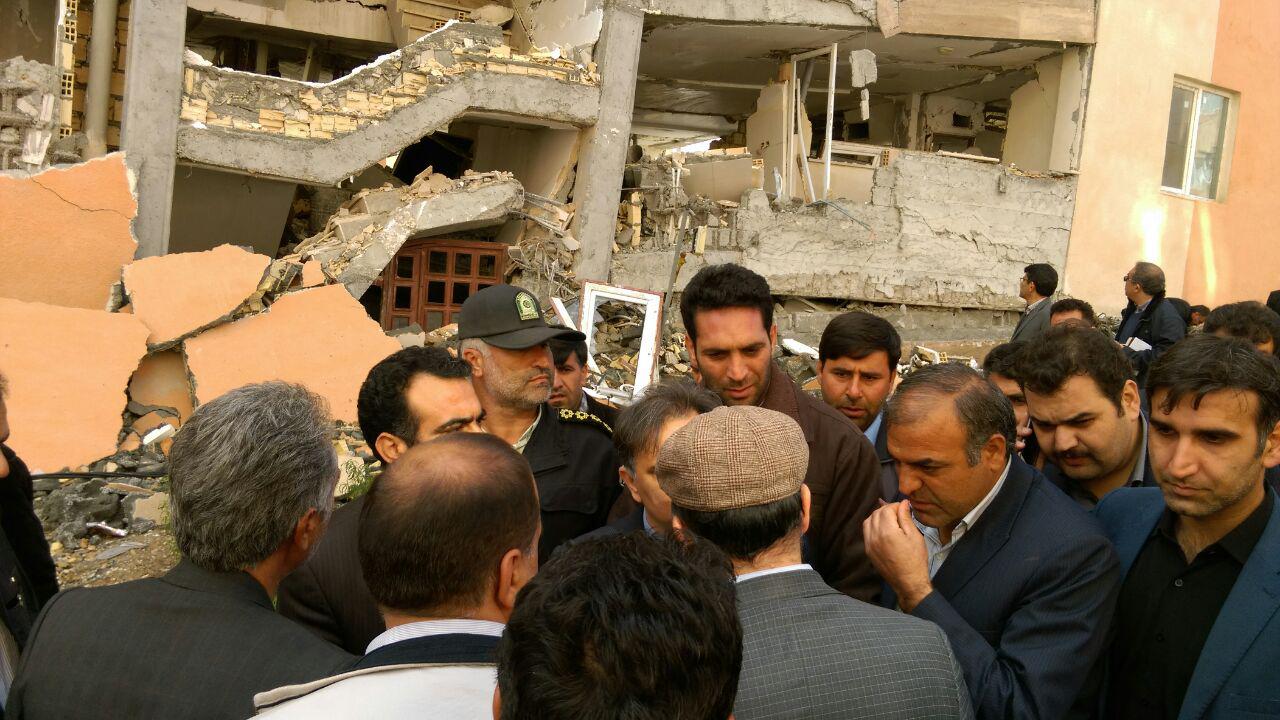 بازدید وزیر راه و شهرسازی از مسکن مهر اسلام آبادغرب بازدید وزیر راه و شهرسازی از مسکن مهر اسلام آبادغرب