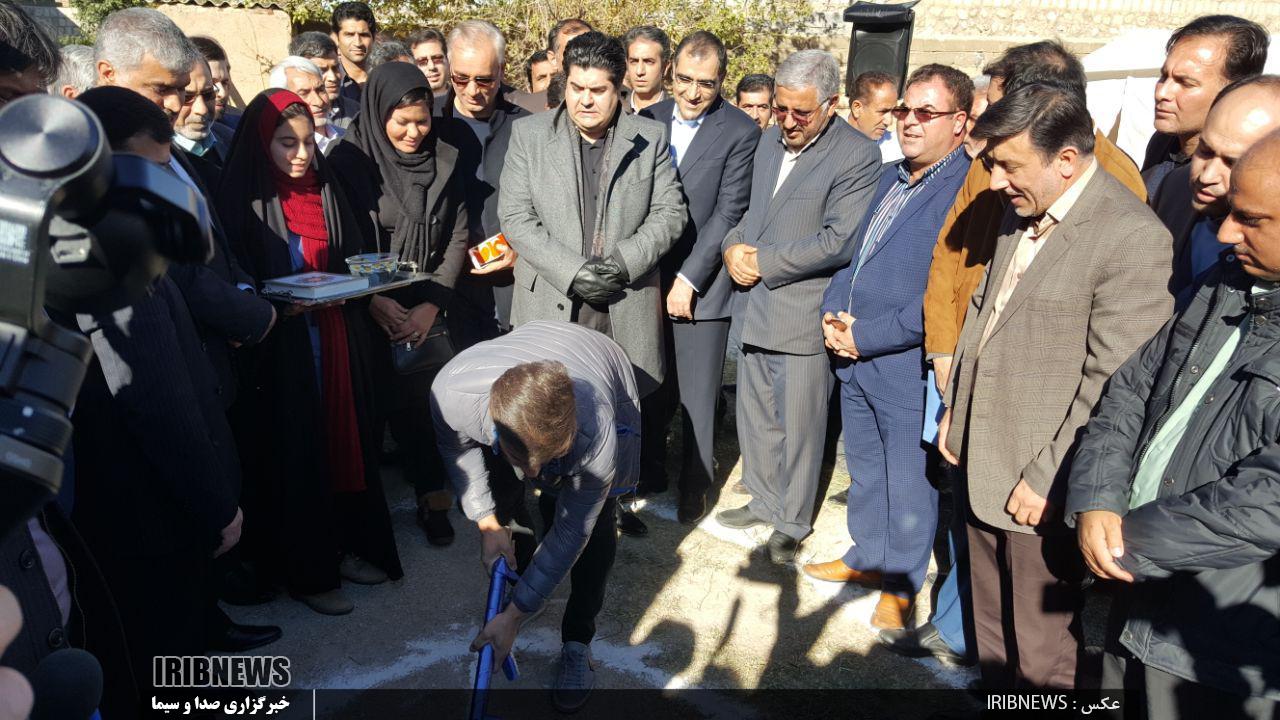 افتتاح ۶۲ خانه بهداشت کانکسی مناطق زلزله زده افتتاح ۶۲ خانه بهداشت کانکسی مناطق زلزله زده