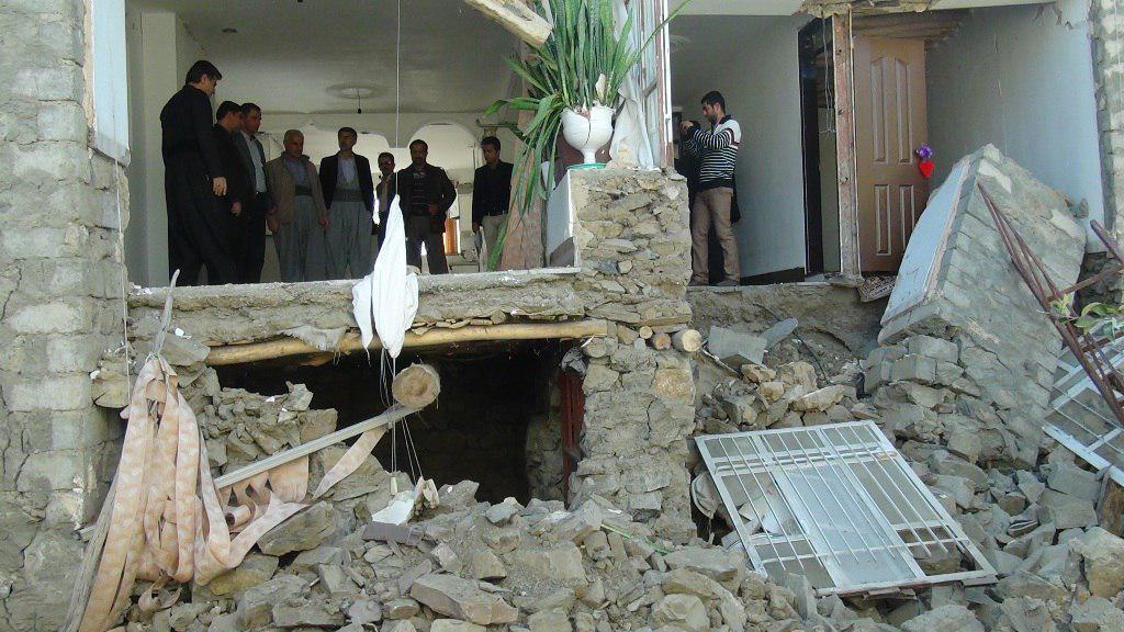 آغاز پرداخت تسهیلات به زلزلهزدگان کردستان آغاز پرداخت تسهیلات به زلزلهزدگان کردستان