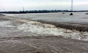 طغیان بی سابقه رودخانه کر طغیان بی سابقه رودخانه کر