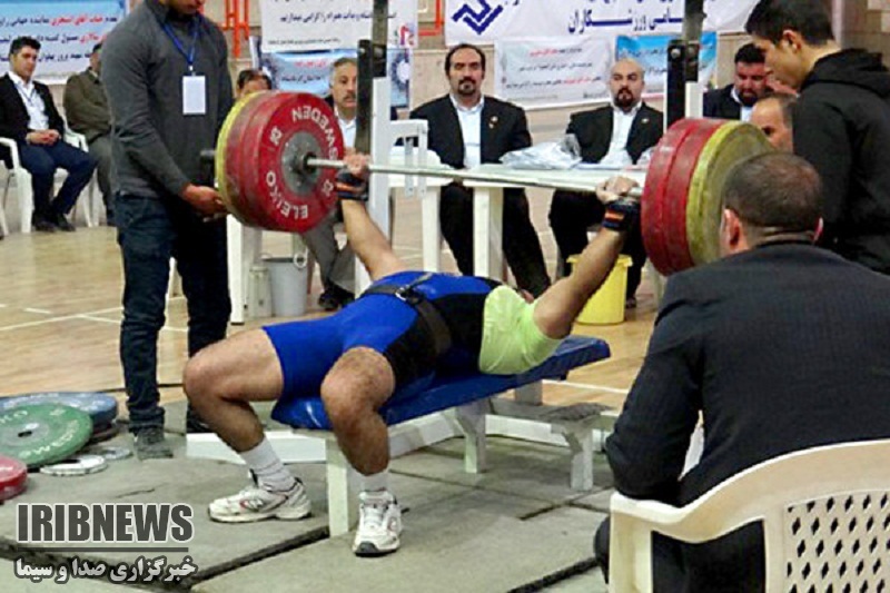 رقابت۴۰ ورزشکار مهابادی در مسابقات بدنسازی غرب کشور