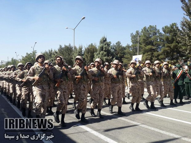 اعلام محدودیت های ترافیکی مراسم رژه روز ارتش در زنجان اعلام محدودیت های ترافیکی مراسم رژه روز ارتش در زنجان