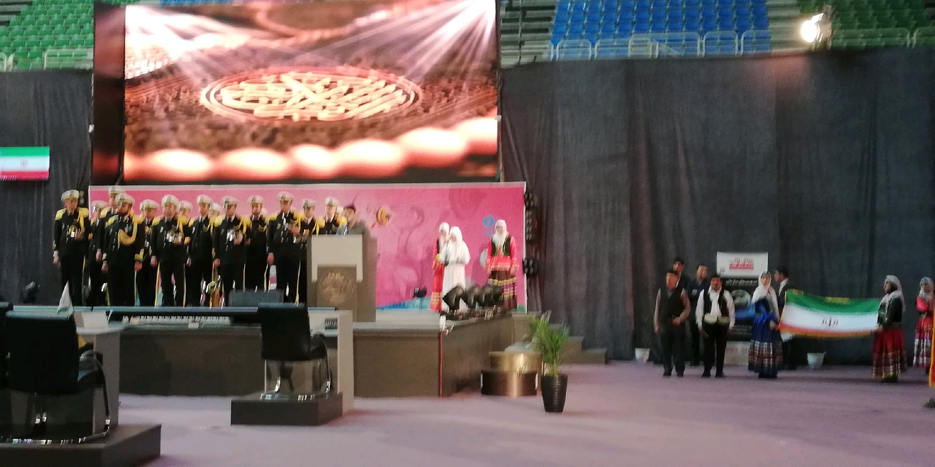 آغاز مسابقات وزنه برداری انتخابی المپیک 2020 در رشت