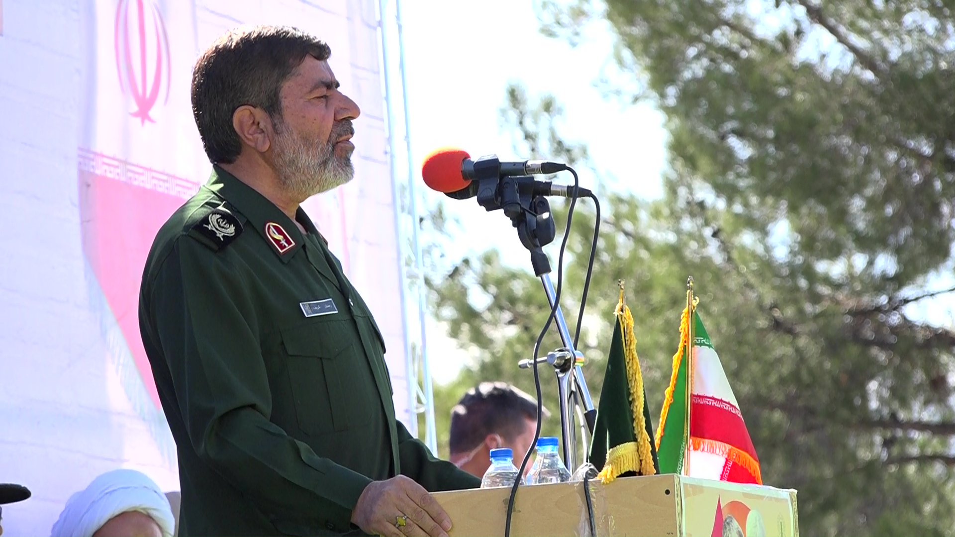 اراده خداوند متعال پیروزی حق بر باطل است