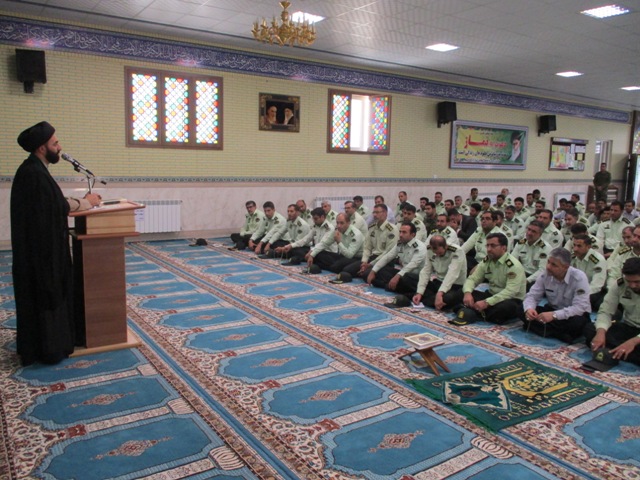 ملت ایران گوش به فرمان ولایت و رهبری است ملت ایران گوش به فرمان ولایت و رهبری است