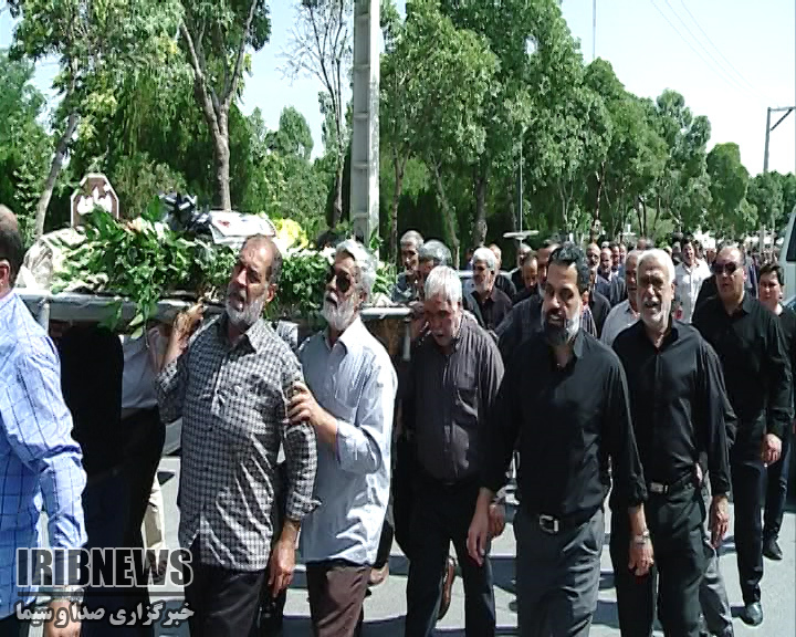 وداع با مادر دو شهید سرافراز دفاع مقدس وداع با مادر دو شهید سرافراز دفاع مقدس