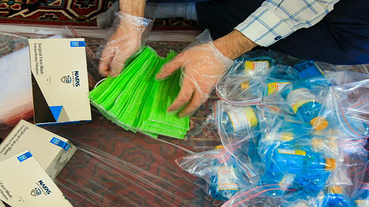 توزیع بستههای بهداشتی به همت تشکلهای دینی توزیع بستههای بهداشتی به همت تشکلهای دینی