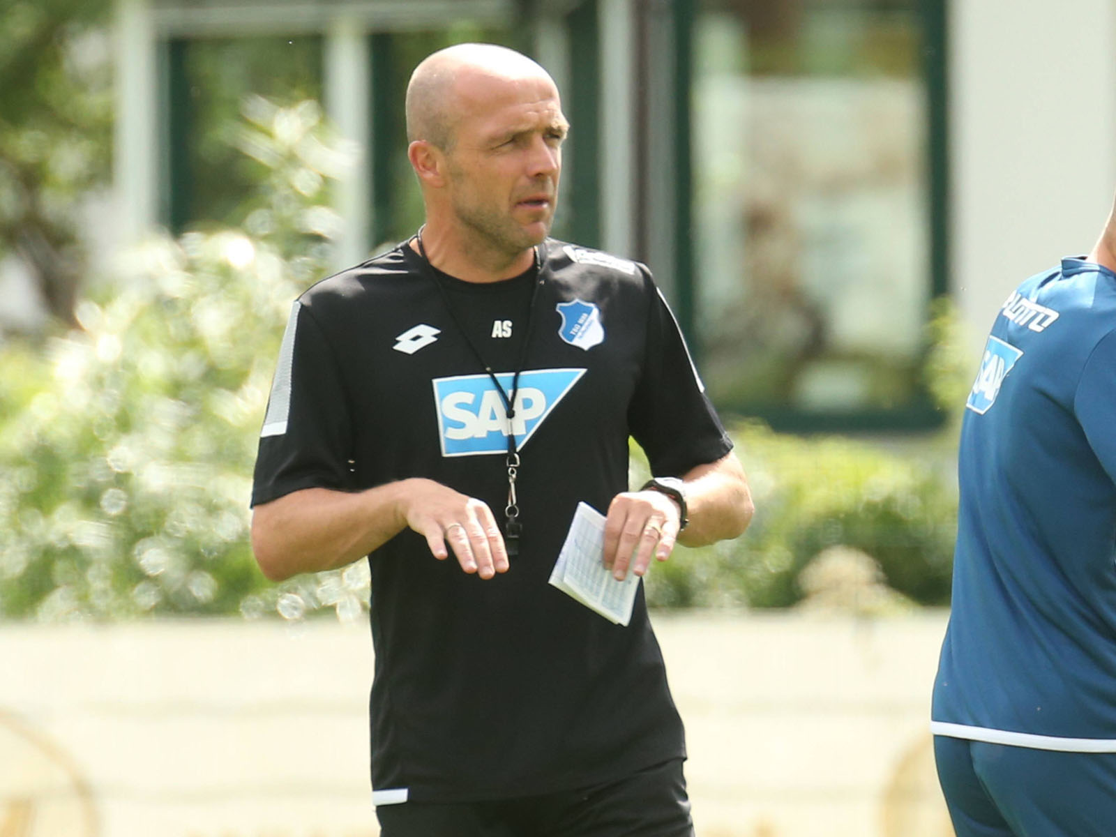 باشگاه هوفنهایم، شرودر را برکنار کرد باشگاه هوفنهایم، شرودر را برکنار کرد