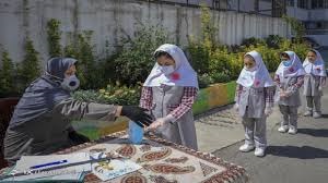 بازدید مستمر مدارس فعال در مناطق زیر پوشش دانشگاه علوم پزشکی مشهد