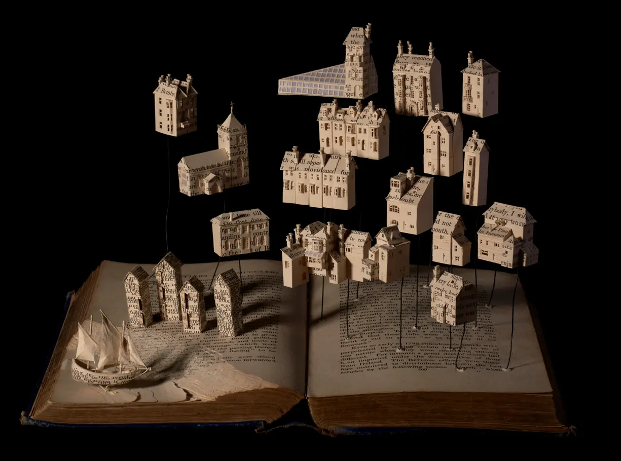 مجسمه‌هایی شگفت‌انگیز از جنس صفحات کتاب