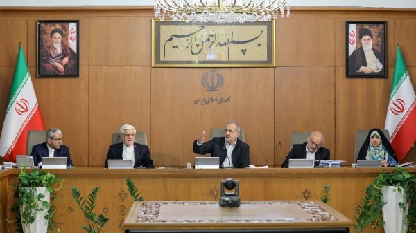 تشکیل کمیته سه نفره برای بررسی افزایش اختیارات استانداران استان‌های مرزی