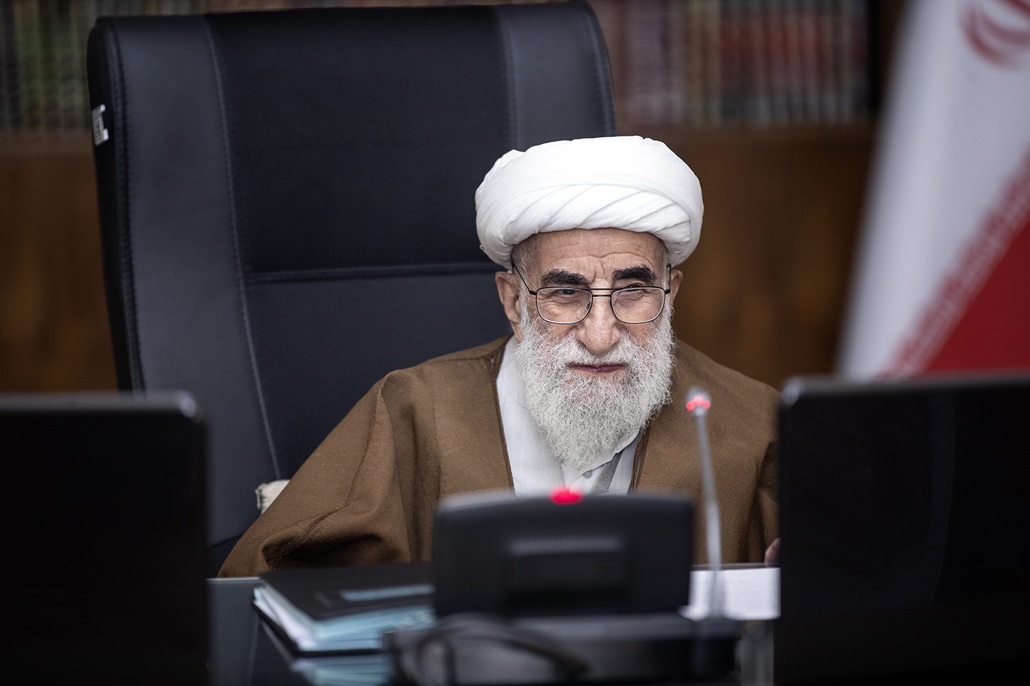 ضرورت انجام تلاش حداکثری برای تبیین قانون اساسی ضرورت انجام تلاش حداکثری برای تبیین قانون اساسی