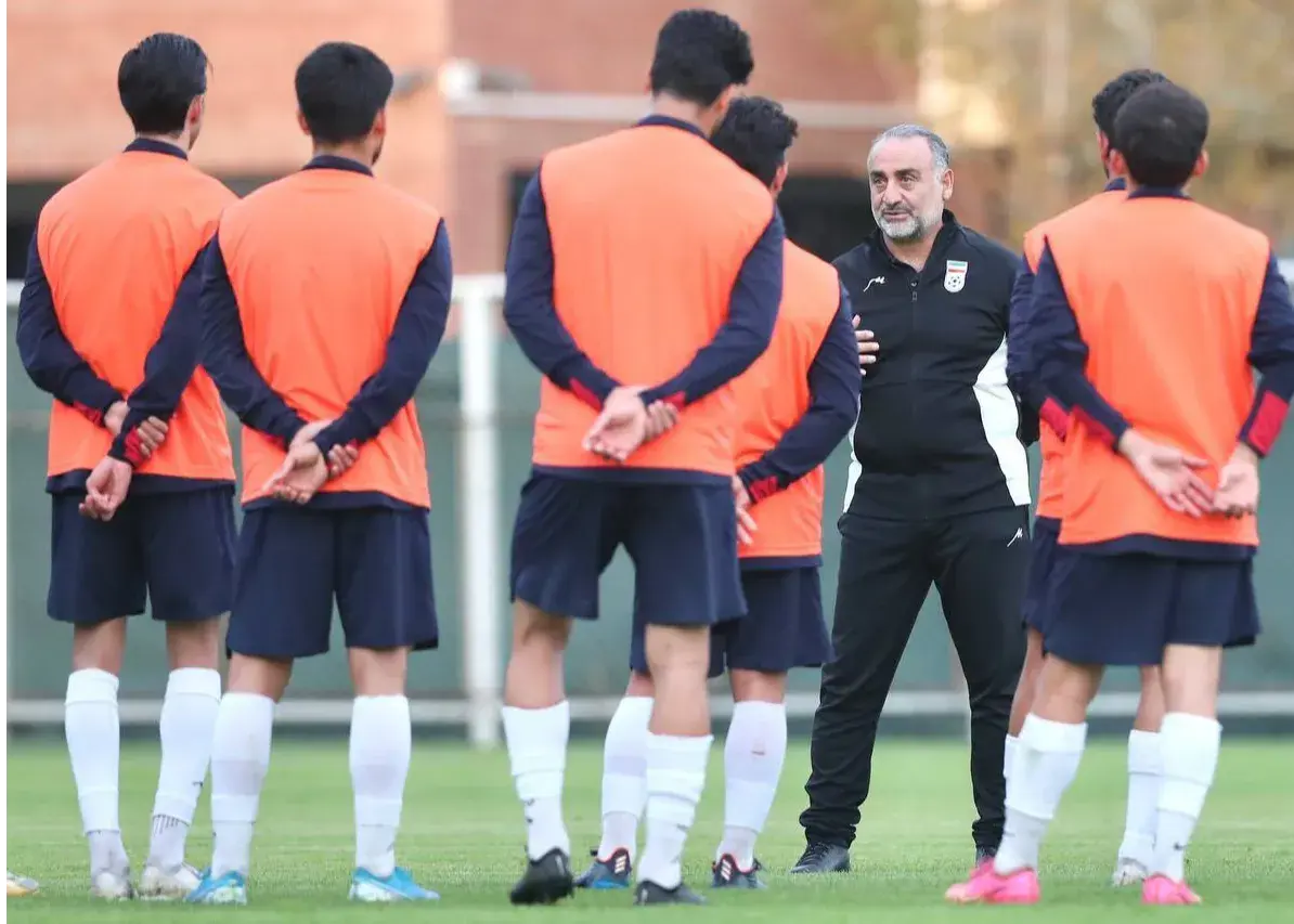 آغاز اردوهای تمرینی تیم فوتبال جوانان با حضور ۳۷ بازیکن آغاز اردوهای تمرینی تیم فوتبال جوانان با حضور ۳۷ بازیکن