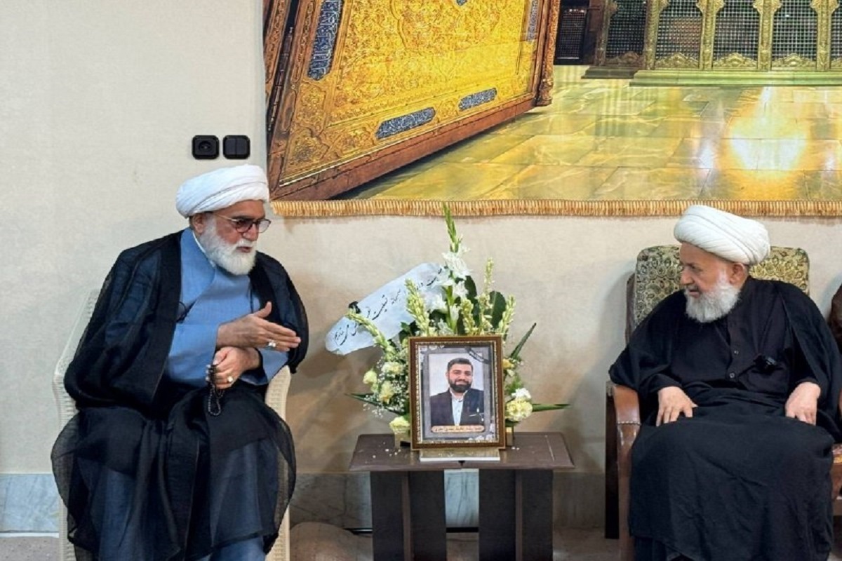 دیدار تولیت آستان قدس رضوی با خانواده شهدای حمله صهیونیستی، در مشهد
