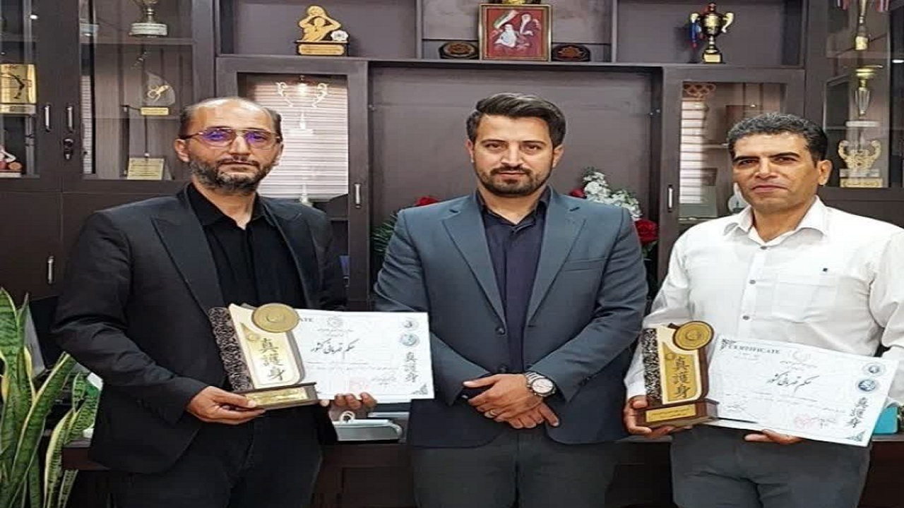 اهدای مدال قهرمانی ورزشکاران سرابی به سرداران شهید