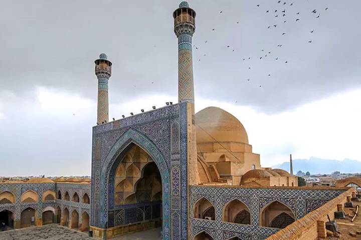 آغاز مرمت گنبد تاج الملک مسجد جامع اصفهان