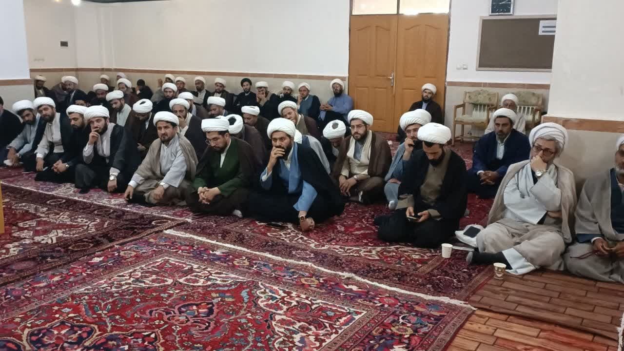 همایش طلایه‌داران تبلیغ در حوزه علمیه خوی برگزار شد