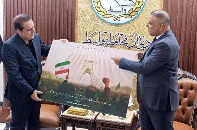 اهدای تابلوی «شلیک موشک‌های ایرانی بر فراز میدان آزادی» به استاندار ایلام