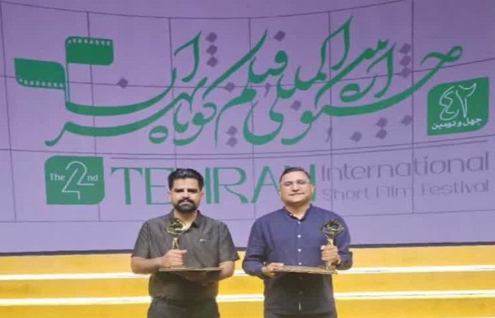 جایزه بهترین فیلم مستند ایران به رفسنجانیها رسید جایزه بهترین فیلم مستند ایران به رفسنجانیها رسید