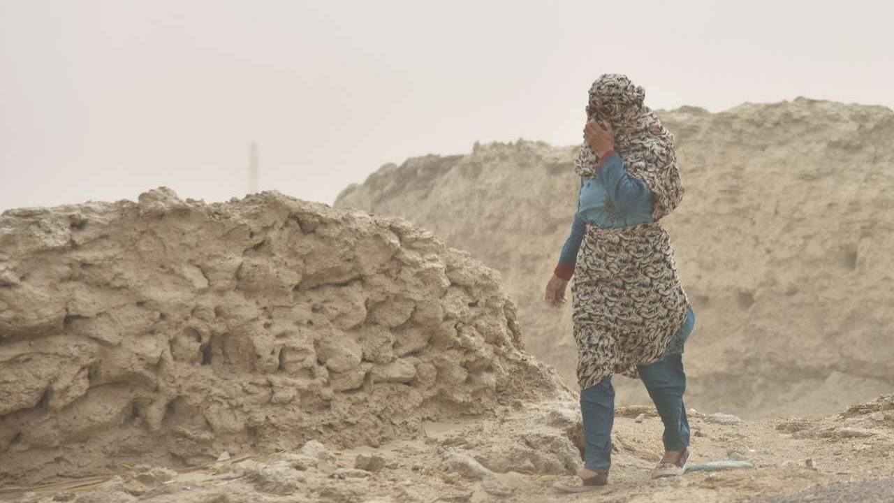 کاهش دما و خیزش گرد و خاک در شمال و مرکز سیستان و بلوچستان