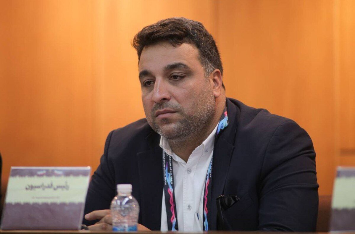 واکنش حدادی به حاشیههای دوی ماراتن کیش؛ مسئولان منطقه آزاد باید پاسخگو باشند واکنش حدادی به حاشیههای دوی ماراتن کیش؛ مسئولان منطقه آزاد باید پاسخگو باشند