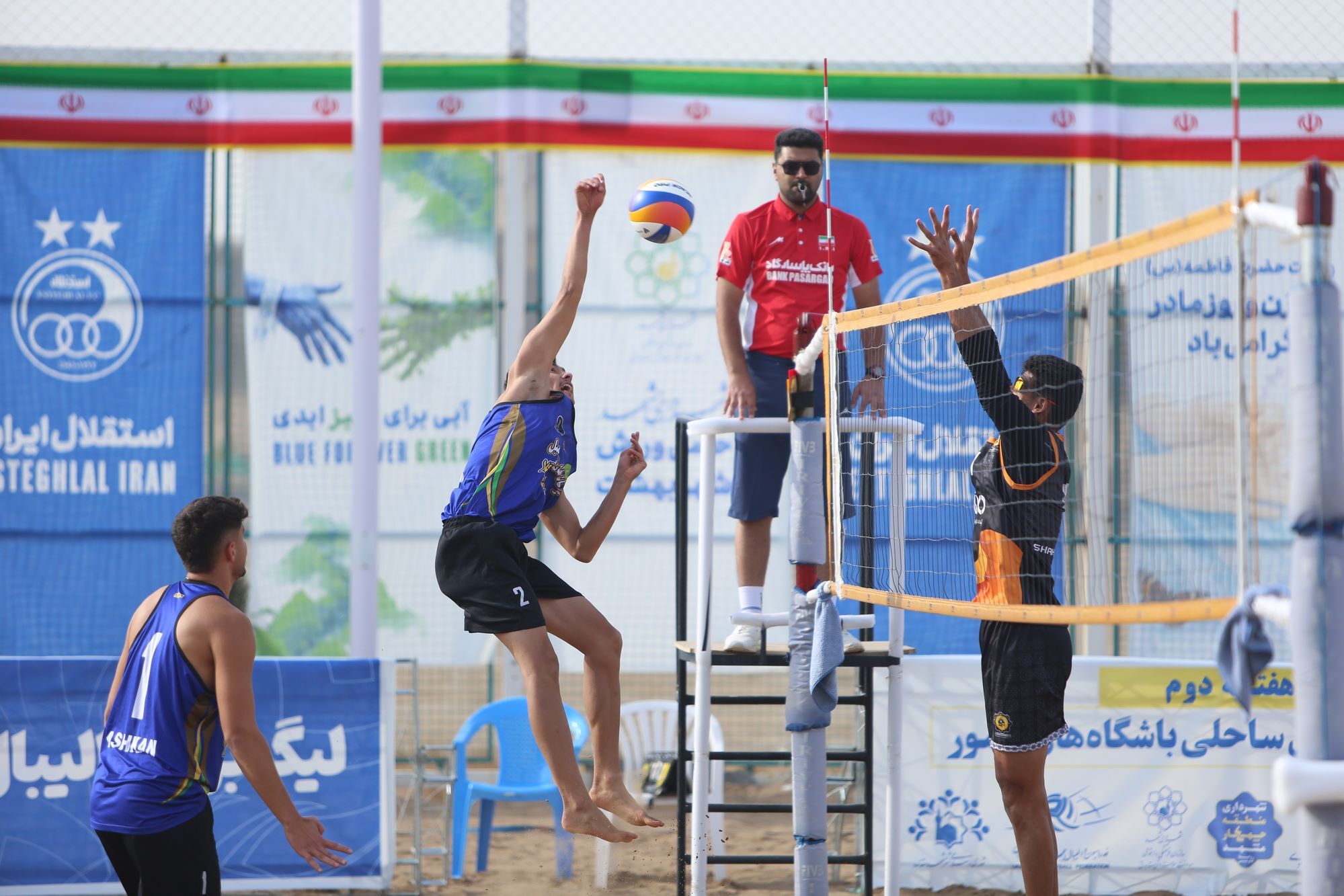 لیگ برتر والیبال ساحلی؛ فینالیستهای گروه یک در هفته دوم مشخص شدند لیگ برتر والیبال ساحلی؛ فینالیستهای گروه یک در هفته دوم مشخص شدند