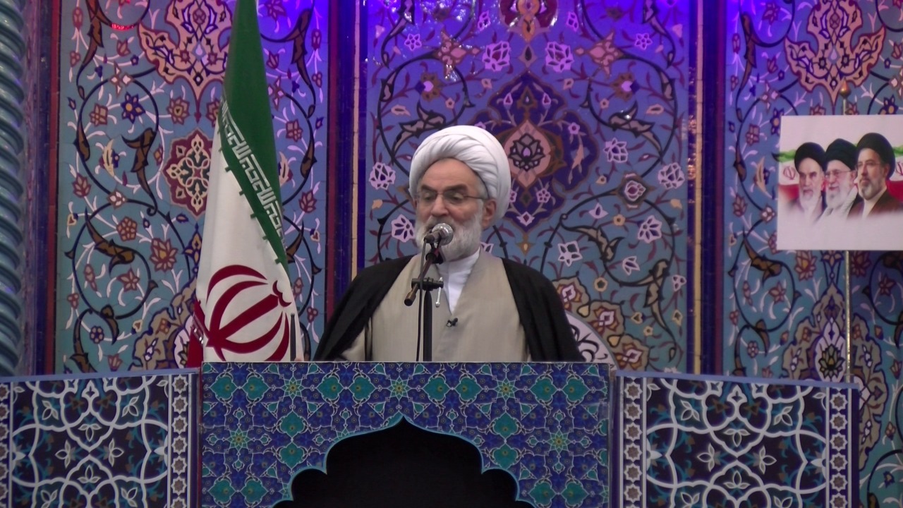 خطیب جمعه رشت : ملت ایران رهرو واقعی مکتب عاشورا
